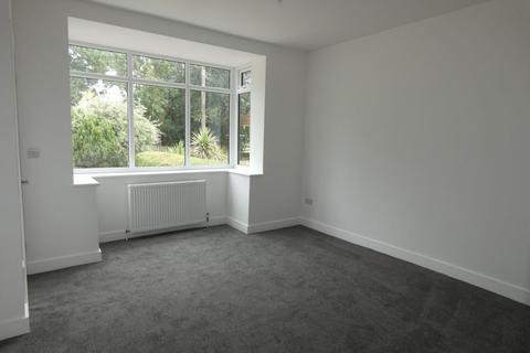 3 bedroom semi-detached house to rent, Whitehall Road, Drighlington
