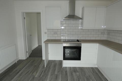 3 bedroom semi-detached house to rent, Whitehall Road, Drighlington