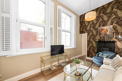15 Fletching Road, London, SE7 8UH