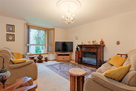 3 Auchingramont Court, 64 Union Street, Hamilton, ML3 6NB