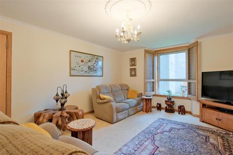 3 Auchingramont Court, 64 Union Street, Hamilton, ML3 6NB