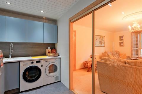 3 Auchingramont Court, 64 Union Street, Hamilton, ML3 6NB