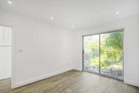 3 bedroom terraced house for sale, Windermere Road, London