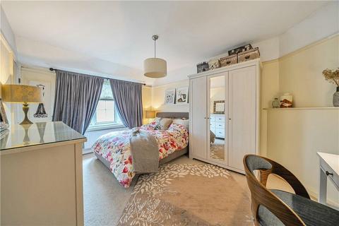 undefined, Clamp Hill, Stanmore HA7