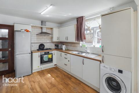 4 bedroom terraced house to rent, Bensham Lane, THORNTON HEATH