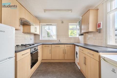 4 bedroom terraced house to rent, Totland Road, Brighton BN2