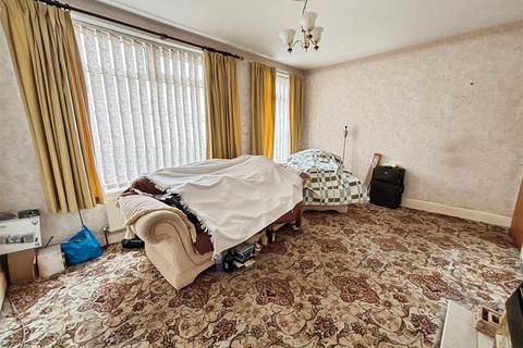 2 bedroom semi-detached house for sale, Larch Hill, Bradford BD6