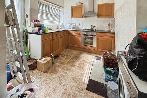 2 bedroom semi-detached house for sale, Larch Hill, Bradford BD6