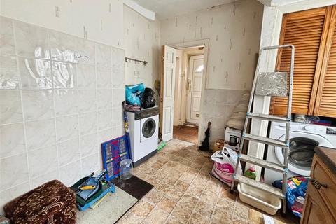 2 bedroom semi-detached house for sale, Larch Hill, Bradford BD6