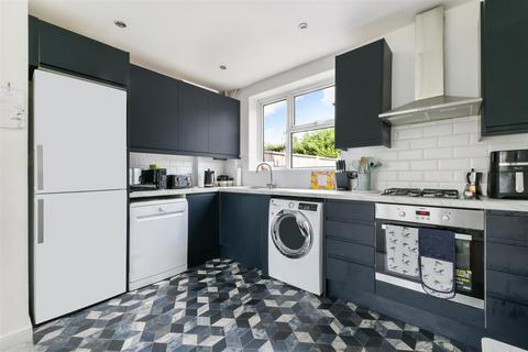 Bletchingley Close, Merstham RH1