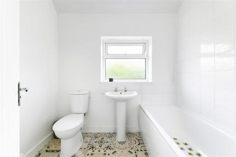 3 bedroom house for sale, Bletchingley Close, Merstham RH1