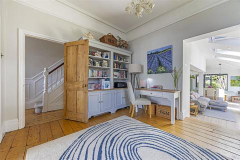 46 Bath Parade, Cheltenham, GL53 7HU