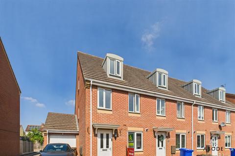 64 Balata Way, Burton-on-trent, DE13 0TY