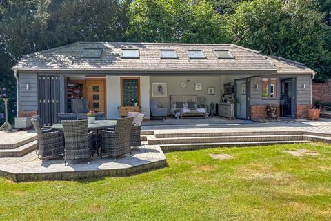 Forest View Canada Road, West Wellow, Romsey, SO51 6DD