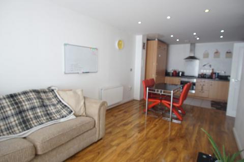 2 bedroom flat for sale, Spacious two bedroom ground floor flat at Ickenham