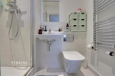 undefined, Northolt, UB5