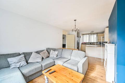 3 bedroom maisonette to rent, Atwater Close, Brixton, London, SW2