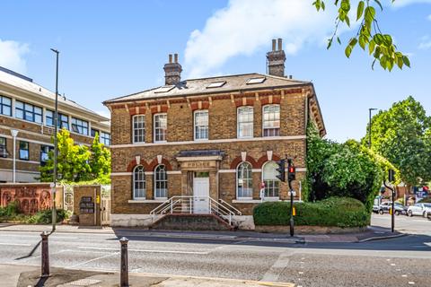 undefined, London Road, Staines-upon-Thames, TW18
