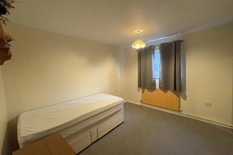 1 bedroom in a house share to rent, Turpyn, Cambridge , CB4