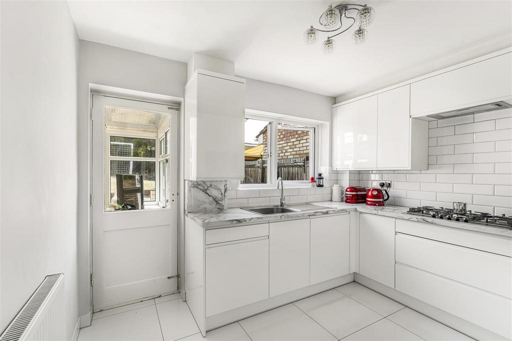 KITCHEN (Pic 2)