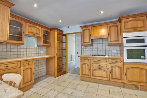 4 bedroom detached house for sale, Orchard Road, St. Michaels, Tenterden
