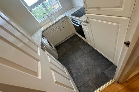 undefined, Hillary Drive, Isleworth TW7