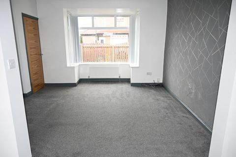 2 bedroom semi-detached house to rent, Ridgeway, Shipley BD18