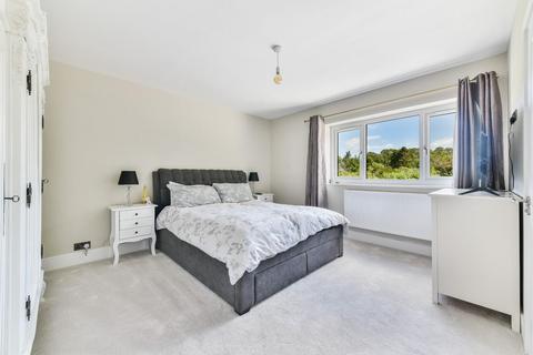 38 Downs Way, Tadworth, KT20 5DZ