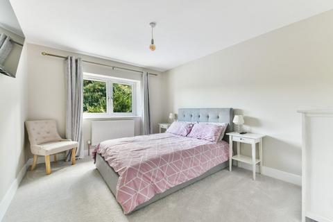 38 Downs Way, Tadworth, KT20 5DZ