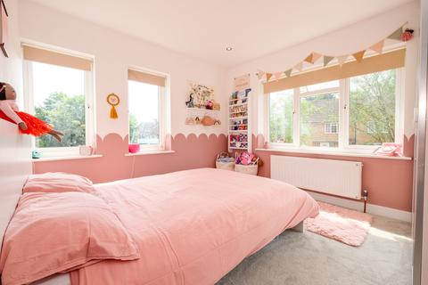 6 Woodley Road, Orpington, BR6 9BN