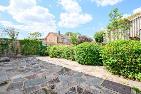 2 bedroom ground floor maisonette for sale, High Street, Farnborough