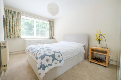 2 bedroom ground floor maisonette for sale, High Street, Farnborough
