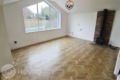 17 Cliff Hill Road, Shaw, Oldham, OL2 8DE