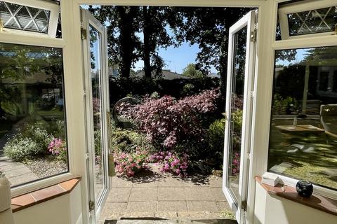 12 Airetons Close, Broadstone, BH18 8LF