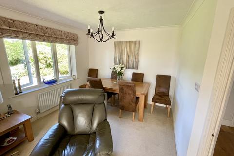 12 Airetons Close, Broadstone, BH18 8LF