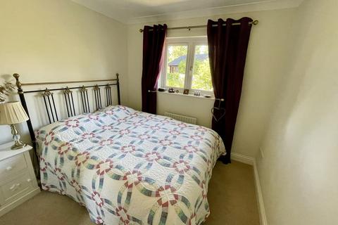 12 Airetons Close, Broadstone, BH18 8LF
