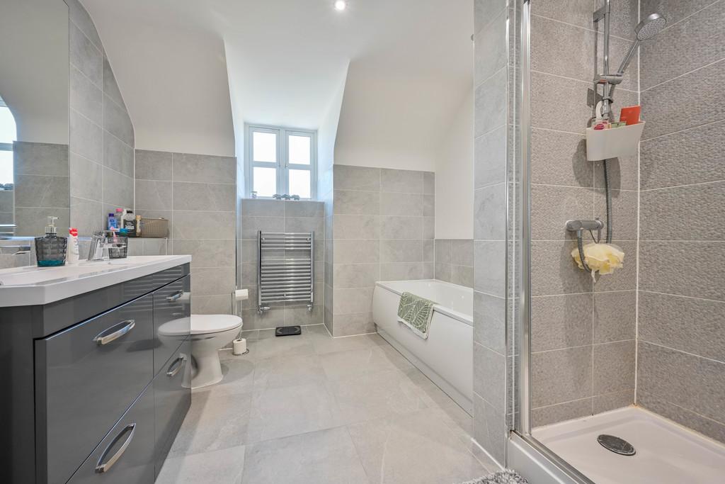 En-Suite to Master Bedroom
