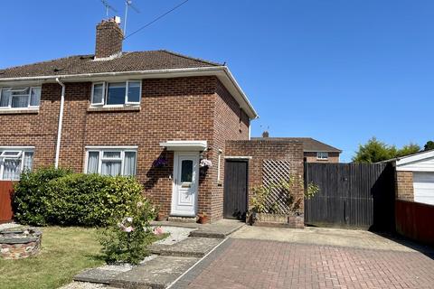 98 Kitchener Crescent, Poole, BH17 7HY