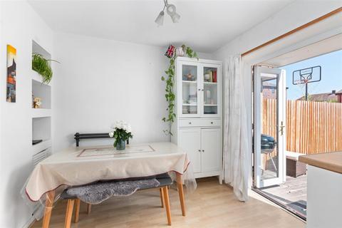 3 bedroom terraced house for sale, Derwent Road, Raynes Park SW20
