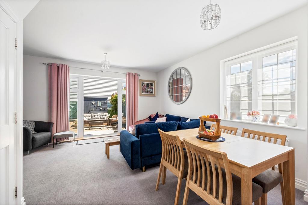 Lounge / Dining Room