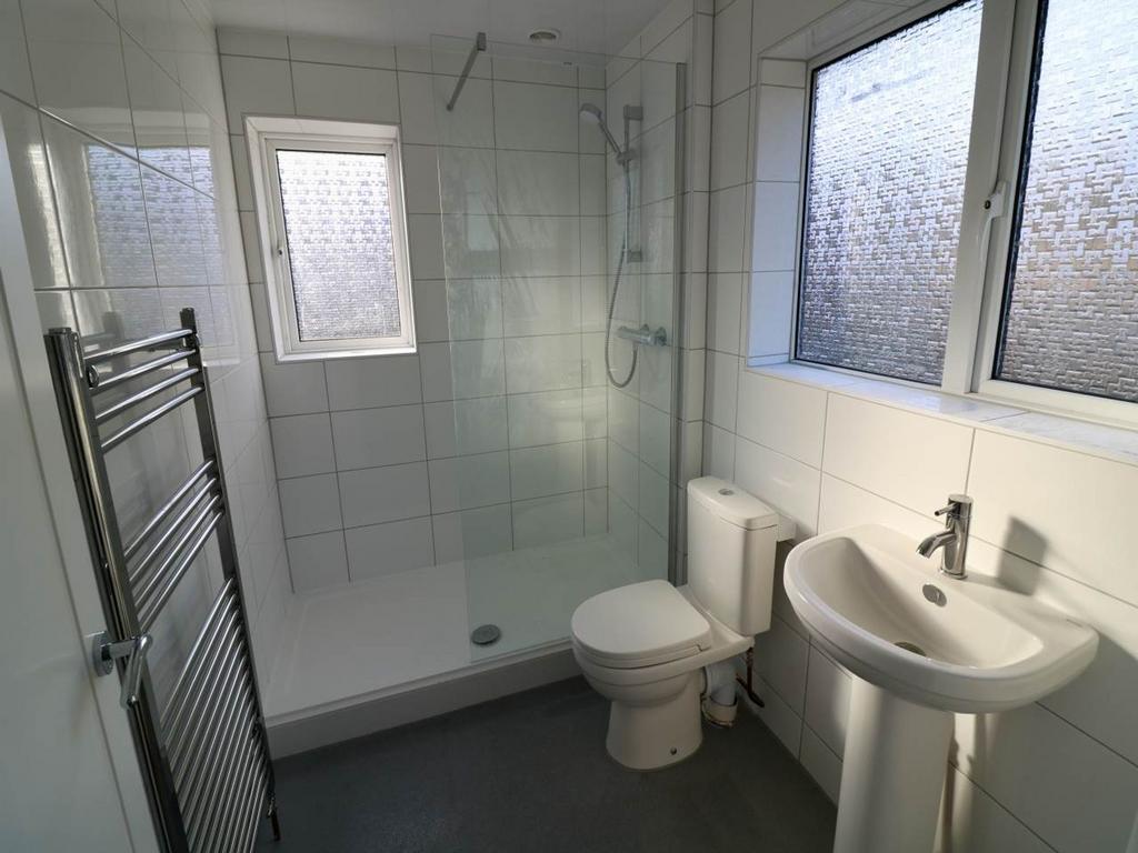 Ensuite shower room