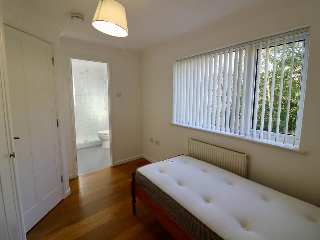 First floor rear bedroom