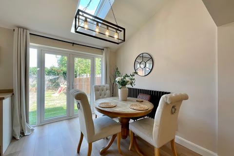 3 bedroom semi-detached house for sale, Kennedy Road, Stoke-On-Trent, ST4