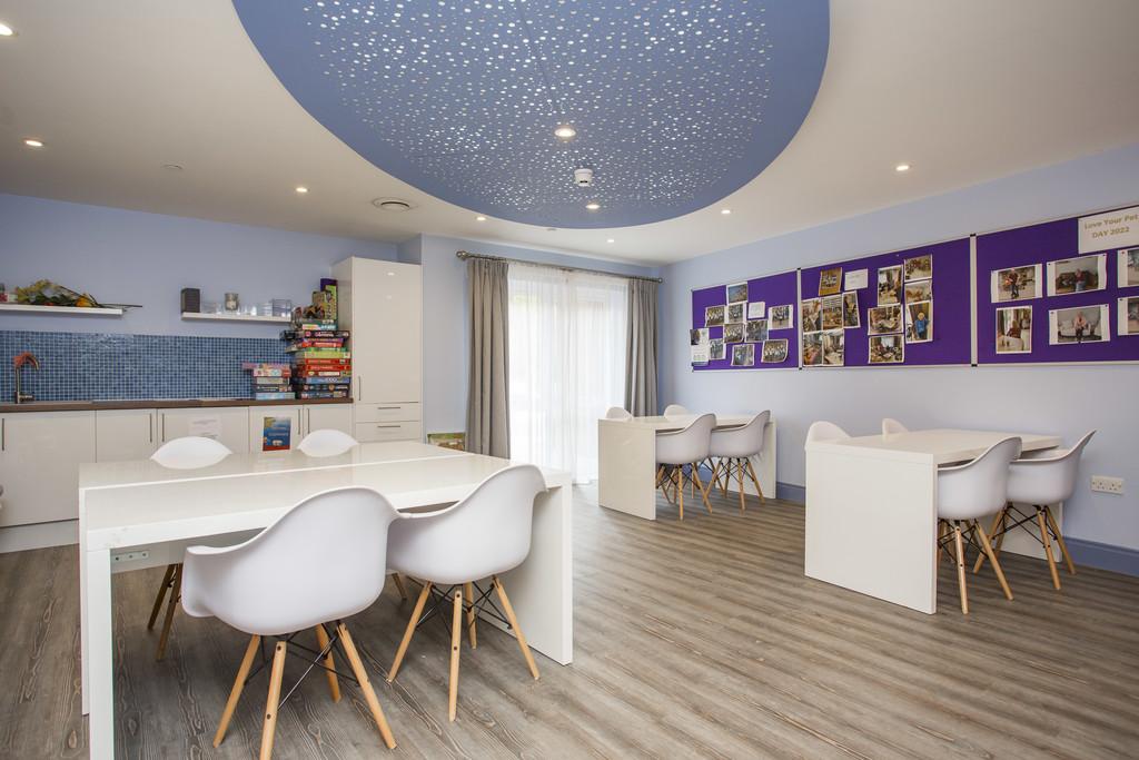  A7 A0339 -Nail bar beauty room