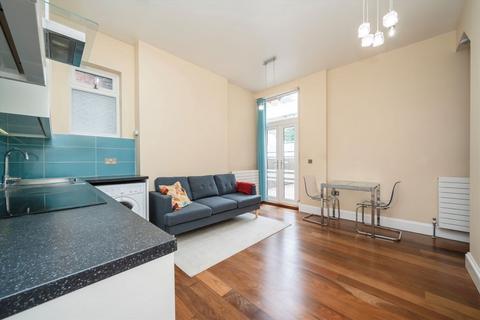 1 bedroom flat to rent, Netheravon Road, London W4