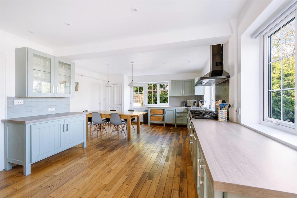 Kitchen/ dining room
