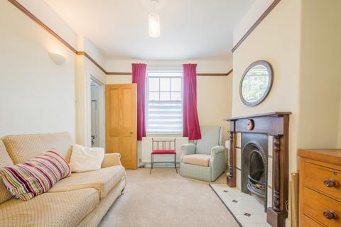 2 bedroom end of terrace house to rent, Archway Street, Bath
