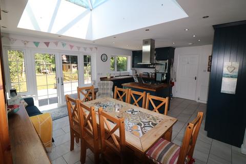 5 bedroom semi-detached house to rent, Annandale Road, Kirk Ella, Hull