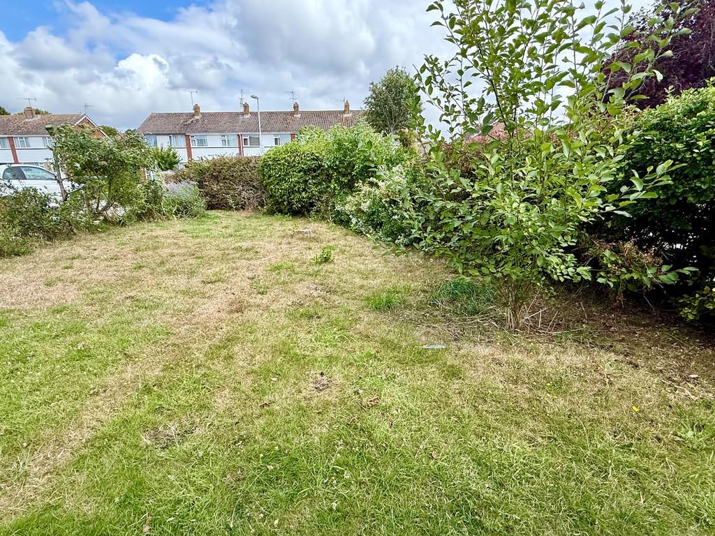 12 Campbell Drive Front Garden NEW