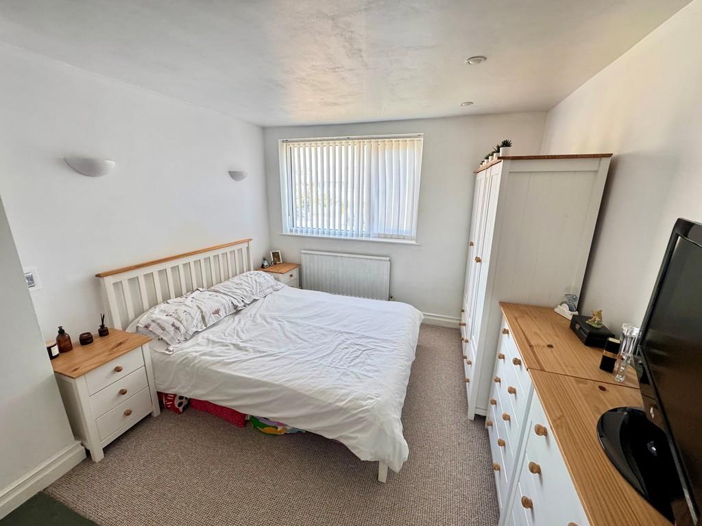 12 Campbell Drive Bed 1